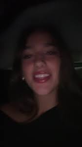 ella robles (@_ellarrose)