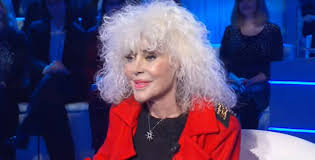 Discover more music, concerts, videos, and pictures with the largest catalogue online. Donatella Rettore La Malattia E Il Racconto Di Quel Dramma Fan Scossi