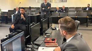 Confira a reação no STJD no momento em que a prova da defesa do Inter é colocada sob suspeita