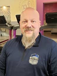 Carl Farrington's Instagram, Twitter & Facebook