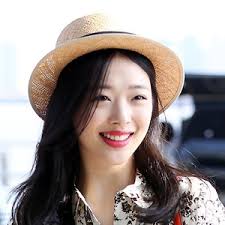 网曝韩女团f(x)雪莉取关队友曾传将退队_手机新浪网