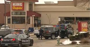 On monday afternoon, police in boulder, colorado, issued an active shooter alert for the area of the king soopers on table mesa drive, urging the public to stay away from the area. 4yu5eofkp Qz3m