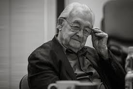 In 1999, polish director andrzej wajda received an honorary academy award for his body of work: Obituary Andrzej Wajda Filmneweurope Com