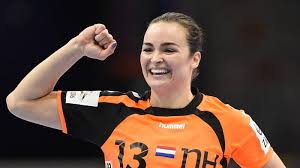 Yvette broch, née le 23 décembre 1990 à monster, est une joueuse internationale après une année en espagne, à alcobendas, yvette broch, également courtisée par itxako décide de rejoindre metz. Handball Player Broch Returns To The Orange Squad In The Run Up To The Games Netherlands News Live