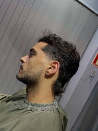 Mullet com graduação na nuca e tapper fade que fiz para o meu irmão  @_pe_rafa #barber #barberlife #jrlusa #jrlclippers #haircut #barbershop  #fadehaircut #barberday #barberworld #barbearia #barbershop #barbercali  #barbeariaclássica #oldschool ...