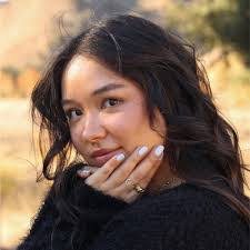 Jennie Huber's Instagram, Twitter & Facebook