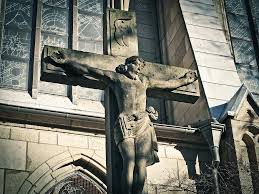 Op deze dag herdenken christenen de kruisiging en dood van jezus op de heuvel golgotha nabij de stad jeruzalem. Kerk Kruis Jezus Geloof Religie Christendom Christelijk Gebouw Symbool Christus Kruisiging Pikist
