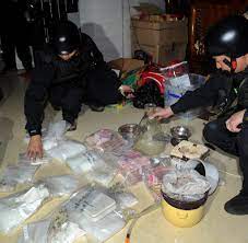 In 2017, the rate of methamphetamine use in indonesia was 0.4 percent, second only to cannabis use. Razzia In China 3000 Polizisten Sturmen Crystal Meth Dorf Welt