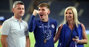 Scotland internationalist gilmour is on loan at norwich from chelsea and made his competitive debut for the club in the match at carrow. Euro 2020 Scotland Star Gilmour Tests Positive For Covid 19