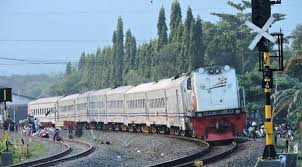 Stasiun bandung atau yang juga dikenal dengan nama stasiun hall merupakan stasiun utama dan terbesar di kota bandung. Pemerintah Bakal Bangun Jalur Layang Kereta Api Di Solo Bisnis Liputan6 Com