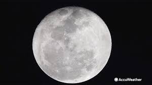 According to the old farmer's almanac, the pink moon rises tonight, april 26. Full Moon 2021 Super Pink Moon Lights Up Night Sky Monday Abc7 Chicago