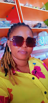 2face ex wife Annie Dibia Embarrassed the new wife of 2face Dibia,  "Natasha" in a public shopping centre Abuja