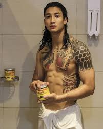 Hình xăm trái tim là một trong số những sự lựa chọn hàng đầu của những bạn gái đáng yêu. Xuáº¥t Hiá»‡n Trai Ä'áº¹p Khiáº¿n Mxh Dáº­y Song Vi Combo Toc Dai Hinh XÄƒm 6 Mui Va Yeu Ä'á»™ng Váº­t Netizen Viá»‡t Giáº£i Tri