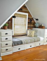 For small bedroom decor ideas white could be concluded to be the best color. 75 Beautiful Small Bedroom With Gray Walls Pictures Ideas August 2021 Houzz