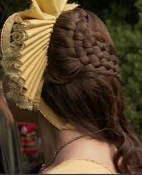 Anne Boleyn In The Tudors Amazing Hair Style Natalie Dormer Hair Hair Renaissance Hairstyles