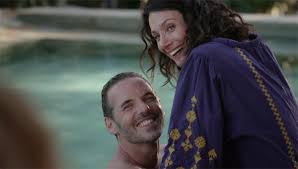 Forty characters are interwoven into these tales of family, love, drama, contemporary destiny and everyday life, set in the south of france, in the modern, dynamic, seaside city of montpellier. Un Si Grand Soleil Le Prime Time Sur France 2 En 2021 Explications Un Si Grand Soleil Nouveautes Tele Com