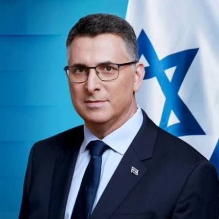 Глава МИД Израиля Гидеон Саар: «Израиль решительно отвергает решение о  введении санкций против израильских граждан и организаций. Европейский союз  произвольно и по политическим мотивам решил ввести санкции против  израильских граждан и организаций