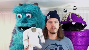Dein perfektes monster ag kostüm gibt es sowohl für jung, als auch für alt. How To Make The Ultimate Monsters Inc Sully Costume Part 1 Youtube