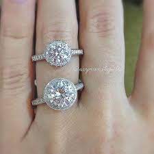 Diamond Size Guide 1 Carat Halo Vs 2 Carat Halo Engagement Ring Engagement Ring On Hand Cute Engagement Rings Wedding Rings Halo