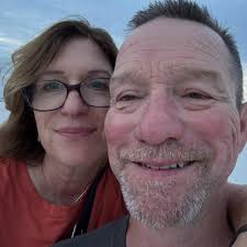 Sweet Moon” is my contribution to the Kitten Stitcher Advent box. I  neglected to put all of the information