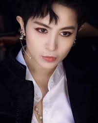 Gil lê là một trong những ngôi sao được giới trẻ quan tâm và cũng khiến họ phải đặt nhiều dấu chấm hỏi, đặc biệt là về giới tính thật của cô. Clip Gil Le Báº¥t Ngá» Gay Nao Loáº¡n 1 Goc Tren San Kháº¥u NgÆ°á»i áº¥y La Ai Saoexpress