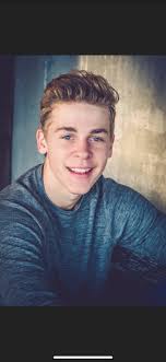 I love walking in the woods...but...well...maybe not where these guys  reside. Hahahhaaaha**