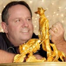 Golden sculpture a glittering tribute