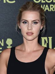 Rebecca Mickelson's Instagram, Twitter & Facebook