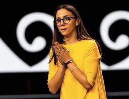 Aurora leone, giovane attrice e autrice dei the jackal, ha fatto una denuncia importante nei confronti dell'organizzatore della partita del cuore, l'evento benefico che si svolge annualmente e che impegna diversi personaggi del mondo dello spettacolo. Dex0zbl6sqigcm