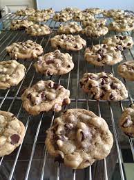 This chocolate chip cookie recipe makes cookies which are soft and chewy in the centre while also. Chocolate Chip Cookies Gluten Free And Vegan The Spanish Sun