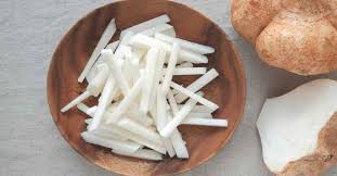 This is how the snack earned its name sengkuang calit because the slice of turnip is calit, (malay word for) 'spread' with a layer of. Ketahui Khasiat Ubi Sengkuang