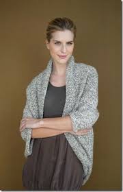 Today there are so many options when it comes to if you want to learn to knit on your own time without spending a lot of money, your best bet is to learn. Chic Easy Shrug Free Knitting Pattern Shrug Knitting Pattern Knitting Patterns Free Shrug Pattern