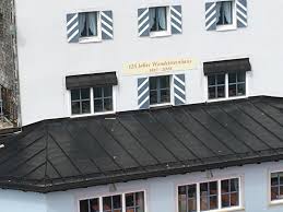Wendelsteinhaus Beimwendelstein Bayern Oberbayern In 2020 Wendelstein Haus Bayern
