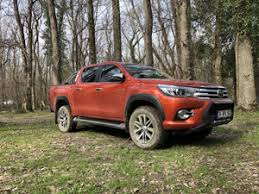 Toyota genel müdürlüğü binası, eski bir tir servisi ve ofisleri binasının dönüşümü ve yeniden projelendirilmesi ile oluşturulmuştur. Toyota 50 Nci Yila Ozel Hilux Test Surusu