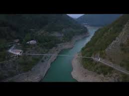 Maybe you would like to learn more about one of these? Lago Di Vagli E Il Ponte Tibetano Fabbriche Di Carreggine Visto Dal Drone Dji Mavic Pro Youtube