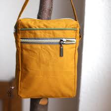 Dort könnt ihr euch auch noch beispielbilder der ersteller anschauen und die anleitung und das kostenlose schnittmuster herunterladen! Die Andere Tasche Freebook Mein Anderes Ich Lila Wie Liebe