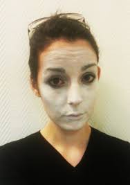 Comment faire un maquillage de sorcière pour halloween ? Tuto Comment Faire Un Maquillage De Sorciere Pour Halloween