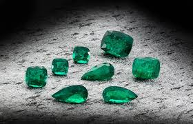 Green and black stone meaning. The Meaning Of Emeralds And Other Green Stones