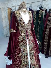 Kiralik Agir Hint Isleme Bordo Bindalli Avrupaya Kiralik Moda Stilleri Kiyafet Hint Kiyafetleri