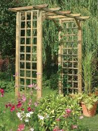 37 Chic And Simple Garden Trellis That You Can Do It Yourself In 2020 Garden Archway Garden Arch Trellis Garden Arches