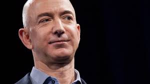 Jeff bezos is now in the 5th spot on world's wealthiest people list. Amazon Grunder Bezos Kundigt Rucktritt Als Vorstandschef An Computer Bild