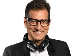 Enrico papi, è un conduttore italiano con alcuni programmi di successo alle spalle come sarabanda e infatti, attualmente non sappiamo nell'età, e né il suo lavoro. Enrico Papi Su Tv8 Come Sara Guess My Age Indovina L Eta Lanostratv Papa Age Vincitore