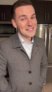 Chris Eason: From CNN Intern to News Anchor in Nashville, TN