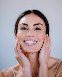 Lauren Cisneros's Instagram, Twitter & Facebook