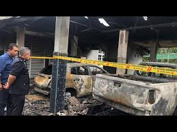 Rumah Pegawai Kastam Terbakar Dibaling Bom Botol Youtube