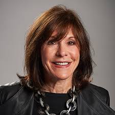 Mindy Frank's Instagram, Twitter & Facebook