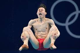 Xie siyi had backed gold for himself in world championships (4 gold medals in 3m springboard event) and tokyo olympics (1 gold medal in 3m springboard event). Uy Embtxiiil5m