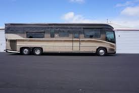 So the newell is built from the ground up to be what it is—a luxury motorcoach. 2006 Newell Coach Quad Slide 45 Premier Rv