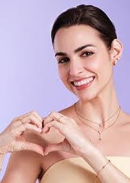 Arti Gaur's Instagram, Twitter & Facebook