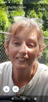 Could someone please remove the leads from our dogs? Tia 💕